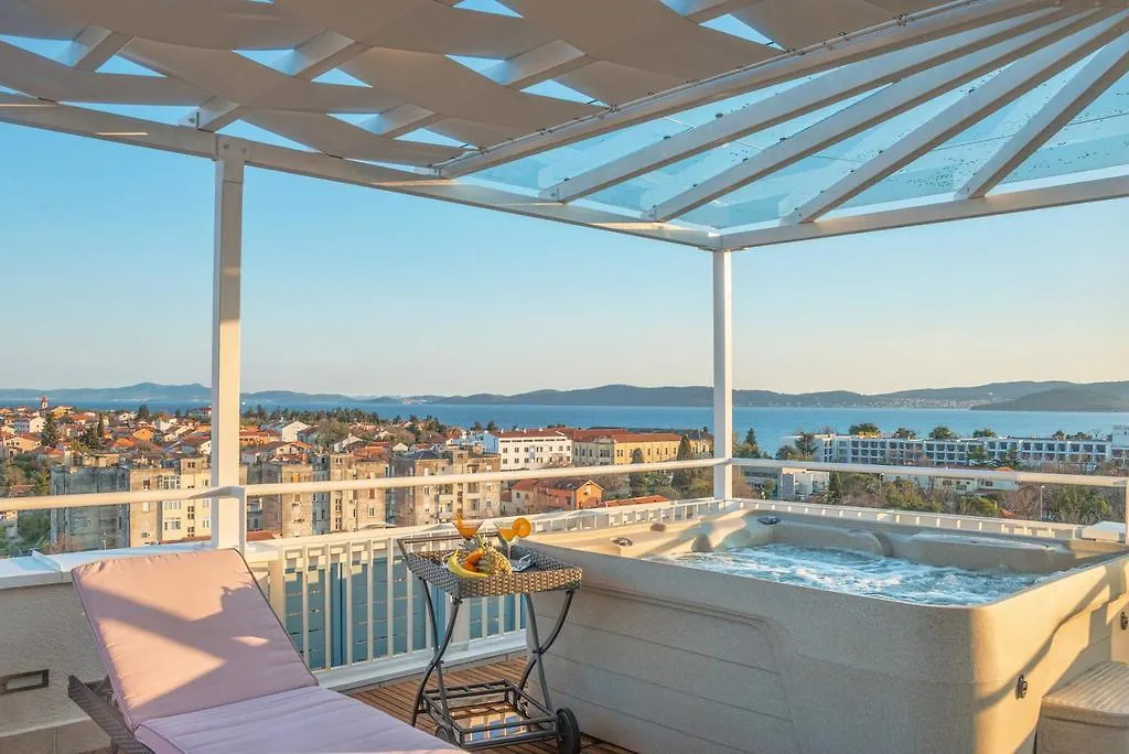 Sunset Penthouse Apartment With Jacuzzi And Seaview Задар